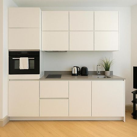 Bright Studio Flat - Walk To River Thames & Kingston Town Surbiton Экстерьер фото